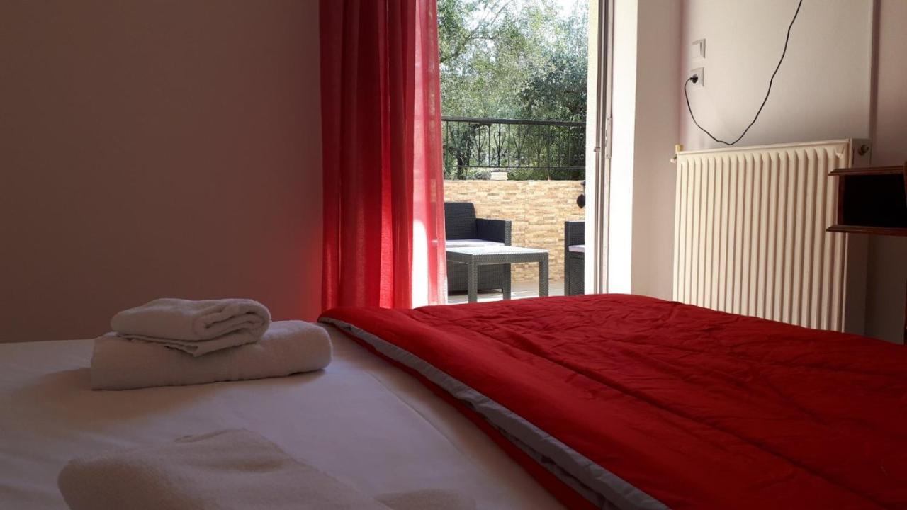 Katerina Apartments Каламата Экстерьер фото