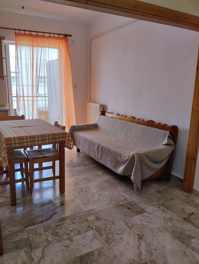 Katerina Apartments Каламата Экстерьер фото