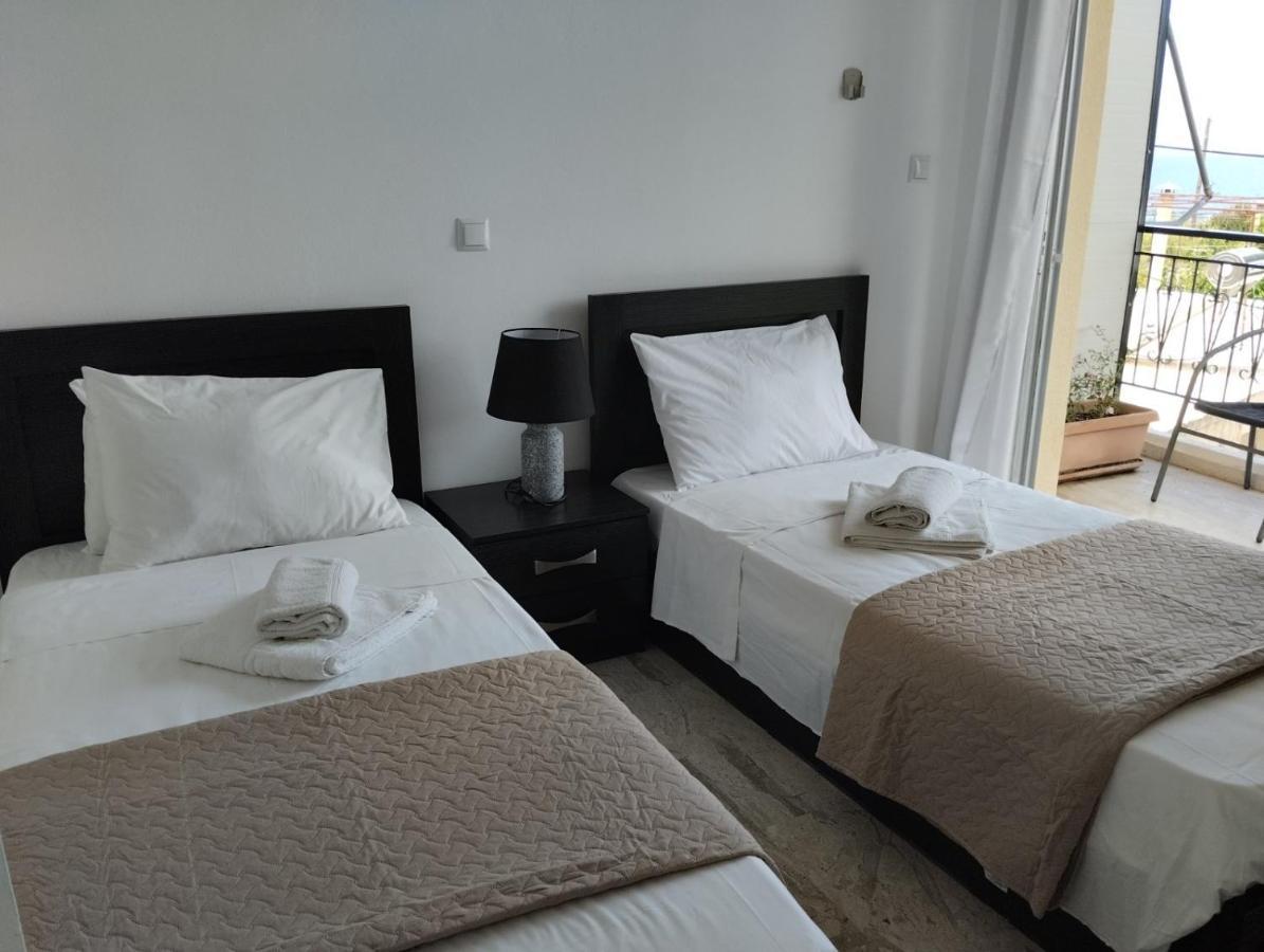 Katerina Apartments Каламата Экстерьер фото