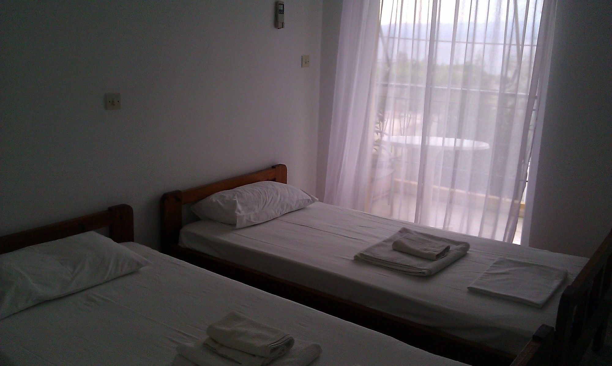 Katerina Apartments Каламата Экстерьер фото